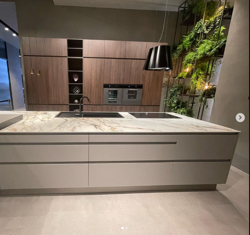 Experience Elegance with Belso’s Solid Wood Kitchen!